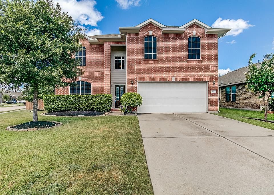 1st image of 9703 Arched Oak Dr