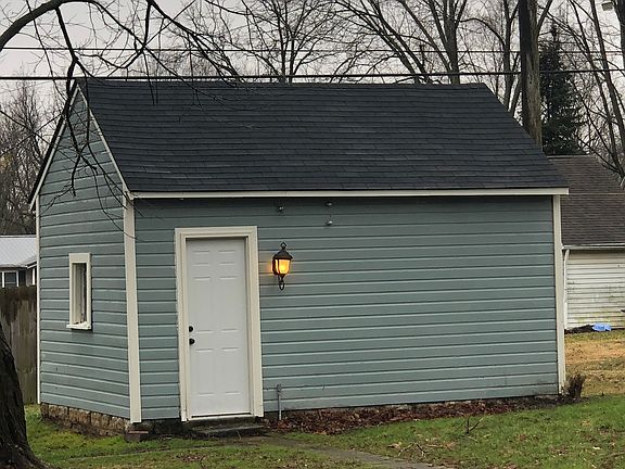 3rd image of 157 N Oak St