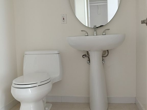 4th image of 4262 Lindblade Dr APT 410