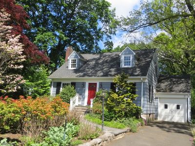 679 Harristown Rd, Glen Rock, NJ, 07452