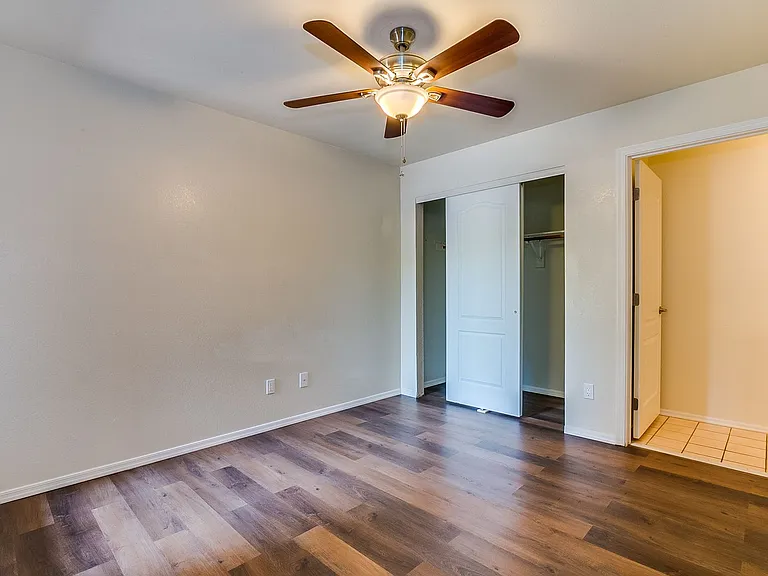 The Block on H — Photo 10