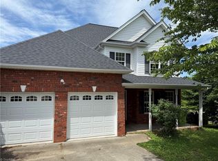 305 Cinnamon Way, Clemmons, NC 27012