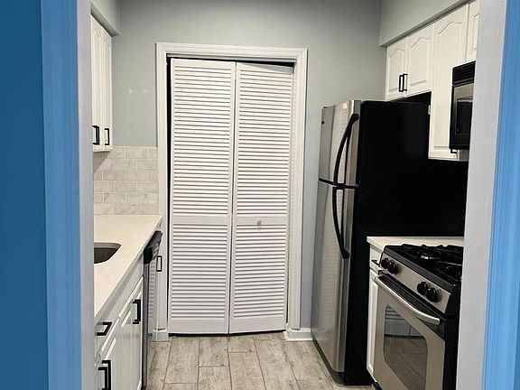 5th image of 110 Almond Dr #110