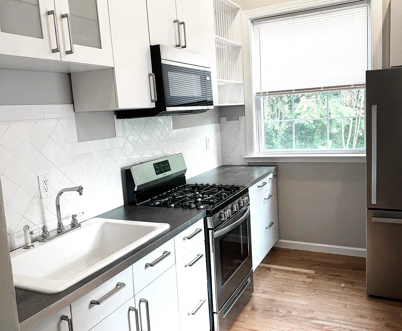 2 bed, 1000 sqft, $1,950 — Photo 4