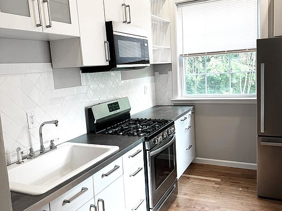 4th image of 3526 Poole St APT 2