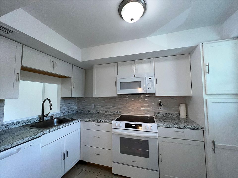 1st image of 117 Royal Park Drive #2a