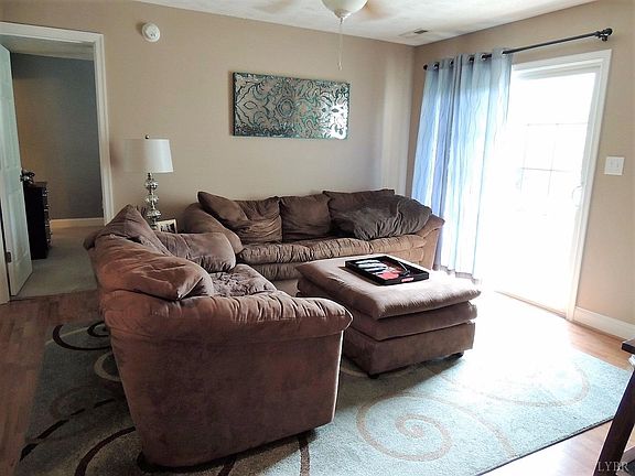 4th image of 623 Wyndhurst Dr Unit 206
