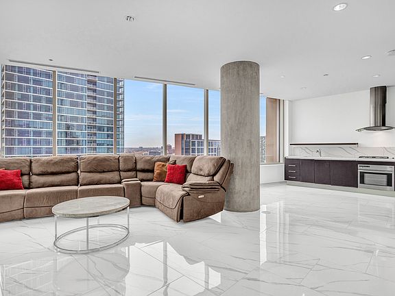 3rd image of 2430 Victory Park Ln APT 1801