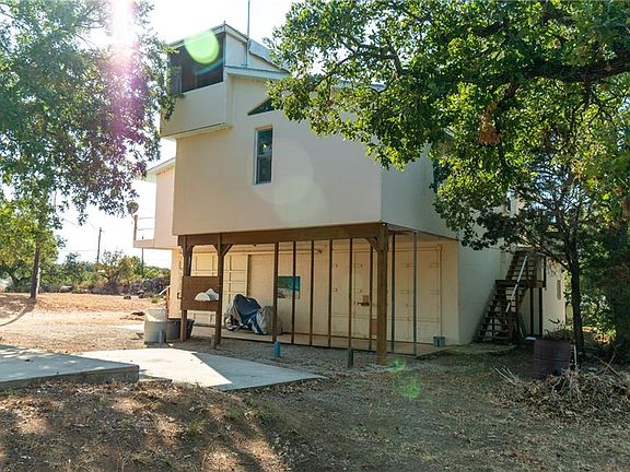 4th image of 101 Lakeshore Dr