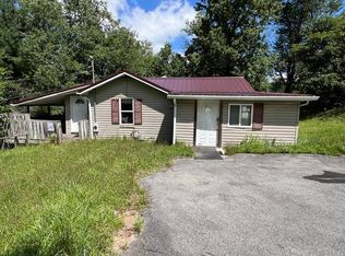 434 Summit St, Sophia, WV 25921