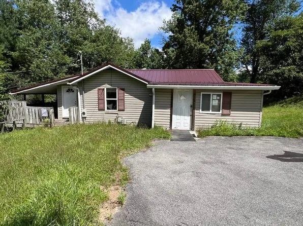 434 Summit St, Sophia, WV 25921