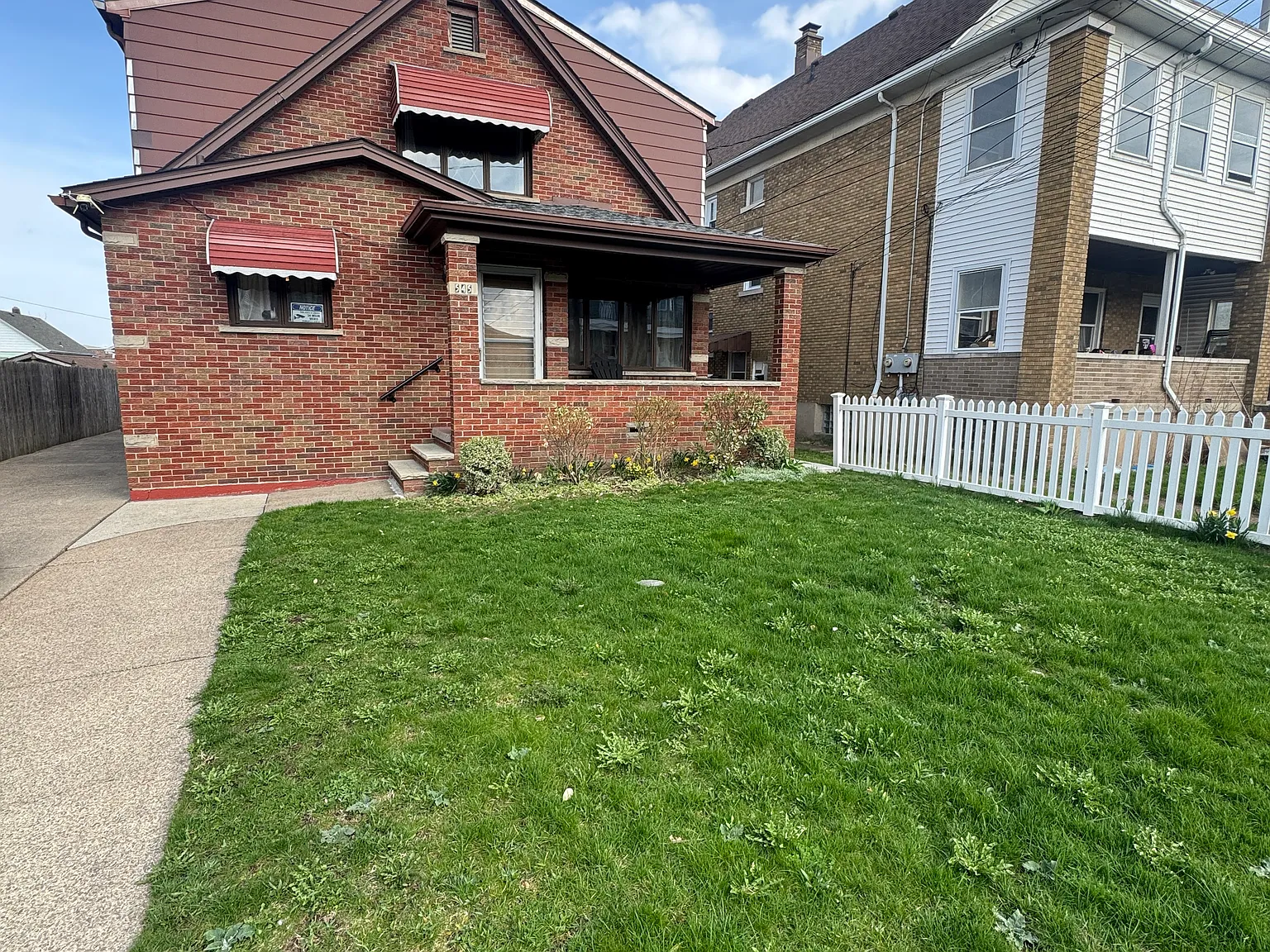 2 bed, 900 sqft, $1,300 — Photo 1