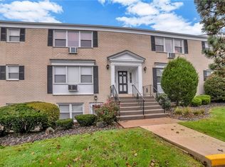 2 Lenox Ct APT 700, Suffern, NY 10901