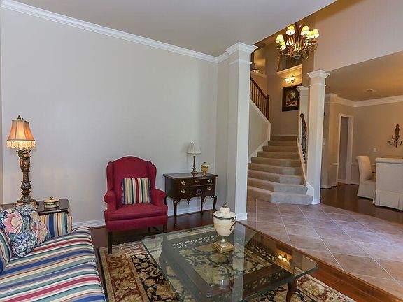 4th image of 2307 Cezanne Cir