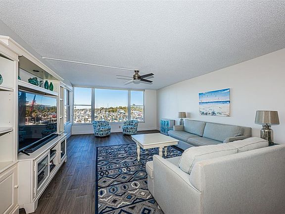 4th image of 634 Edgewater Dr Unit 348