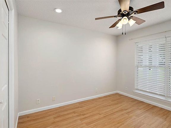 5th image of 106 Lagoon Way