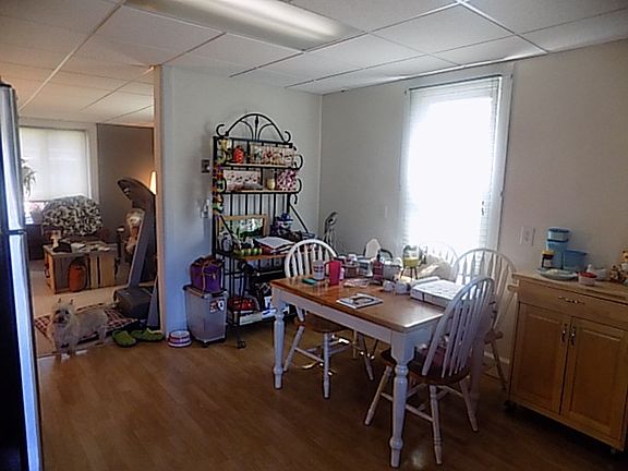 4th image of 208 S Cedar St