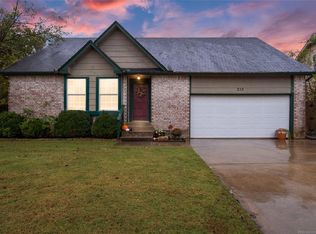 232 S 164th Pl E, Tulsa, OK 74108