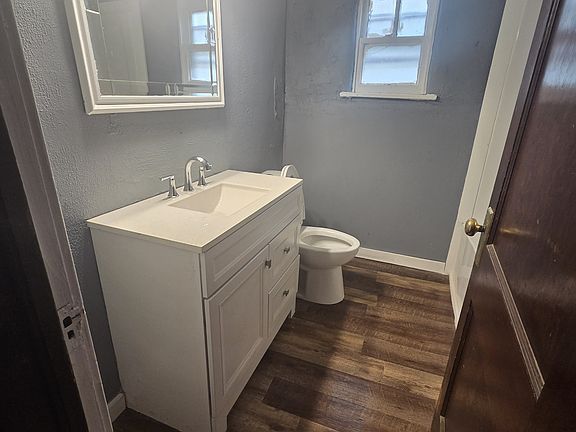 4th image of 2934 Fenwood Ave