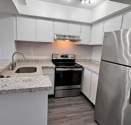 2nd image of 718 Executive Center Dr APT 31