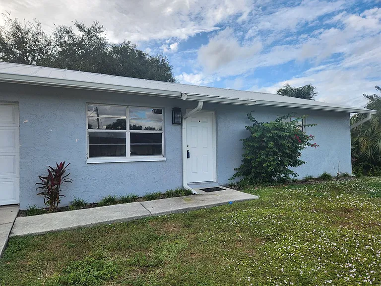 6143 Hester Ave — Photo 1