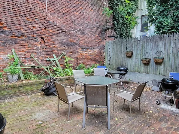 234 Bainbridge St, Philadelphia, PA
