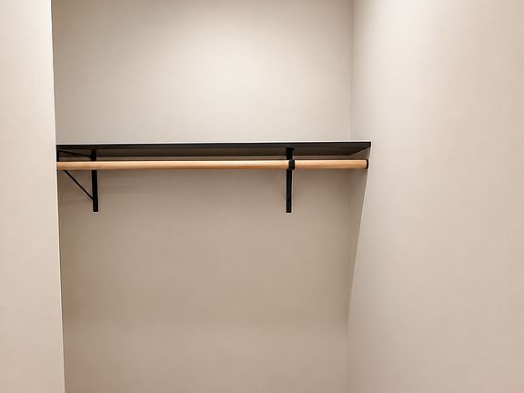 3rd image of 7426 N Ashland Blvd APT 3