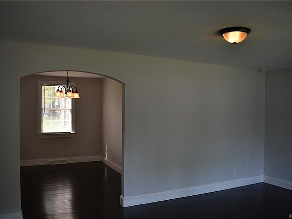 2nd image of 3225 Delano St