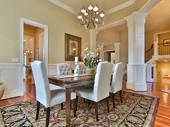 Formal Dining