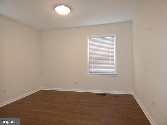 5th image of 1181 Wayne Ave