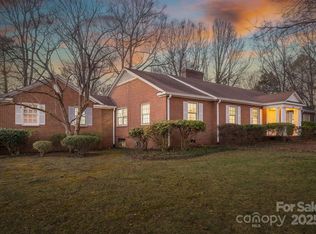 924 S Main Ave, Newton, NC 28658