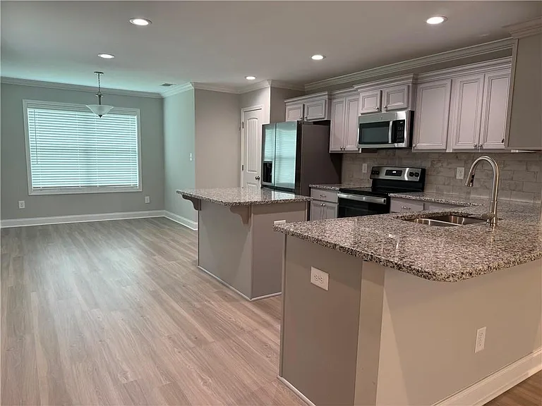 231 Creek Ridge Dr — Photo 4