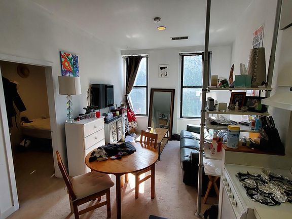 5th image of 546 Columbus Ave #2