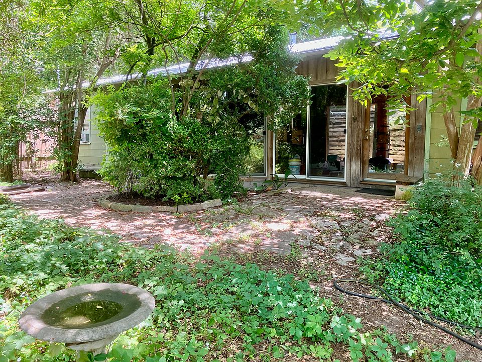 1st image of 305 Brentwood St #B