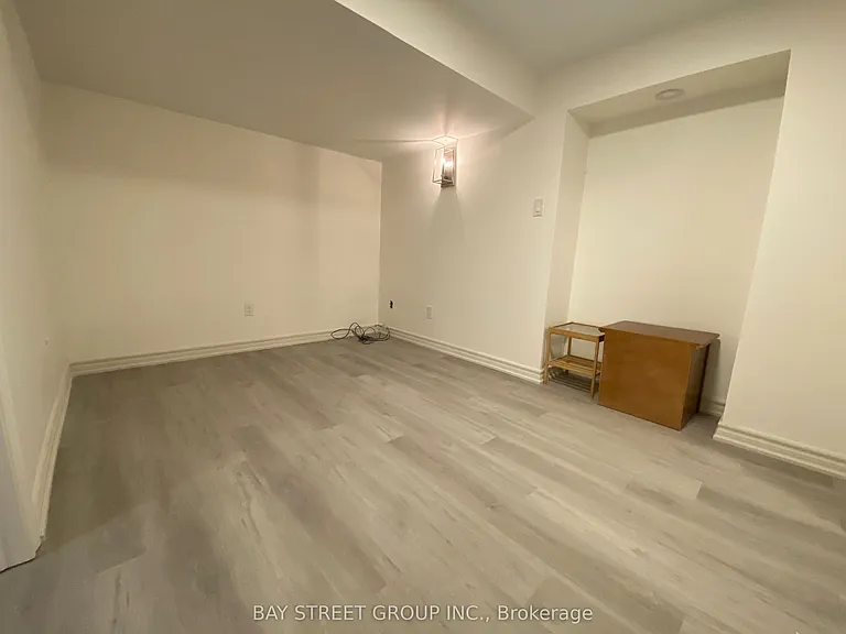 8 Kerwood Pl — Photo 6