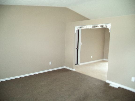 4th image of 1327 Fairview Dr