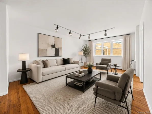 212 Westend Avenue #7-D, Freeport, NY 11520
