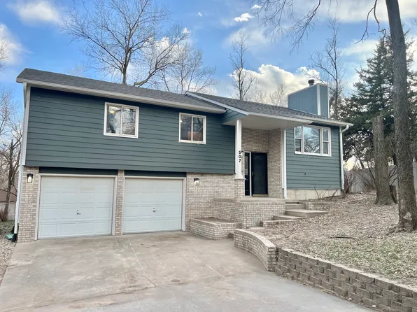 507 W 9th St, Chapman, KS 67431