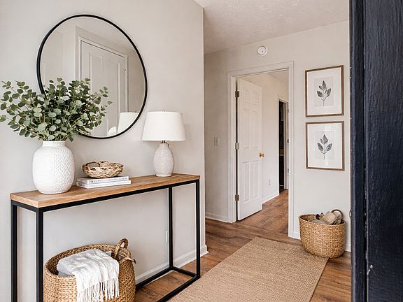 2nd image of 16 Gray Rock Dr NW