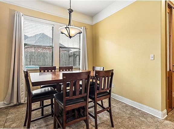 3rd image of 816 Decatur St #A