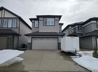 20447 99th Ave NW #1A, Edmonton, AB T5T7L5