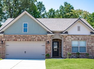 83 Pine St, Byhalia, MS 38611