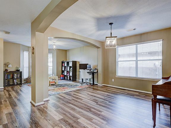 3rd image of 18310 Atascocita Meadows Dr
