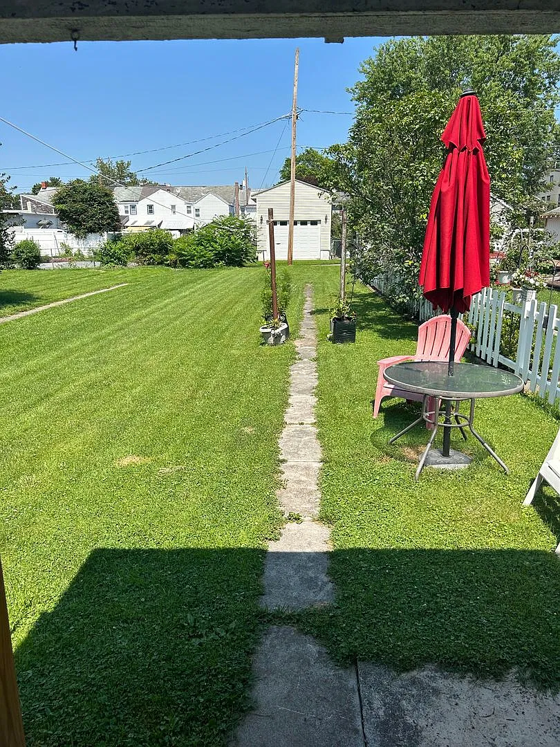 214 N Catherine St — Photo 4