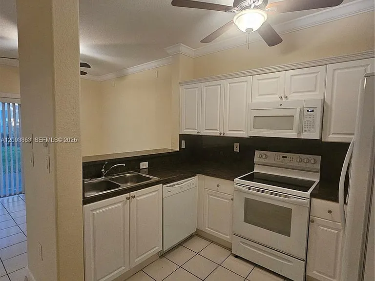 1543 SE 25th St #100 — Photo 5