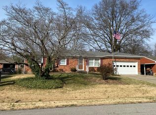 2610 Swing Dr, Jeffersontown, KY 40299