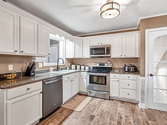 5th image of 3650 Ozark St NW
