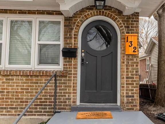 5th image of 132 E Williams Ave #132