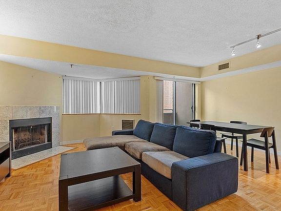 3rd image of 147 Kelton St APT 717