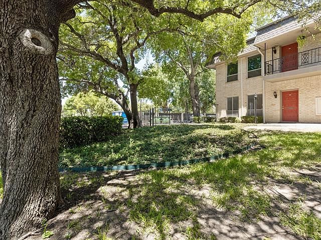 1st image of 4320 Bellaire Dr S APT 101W